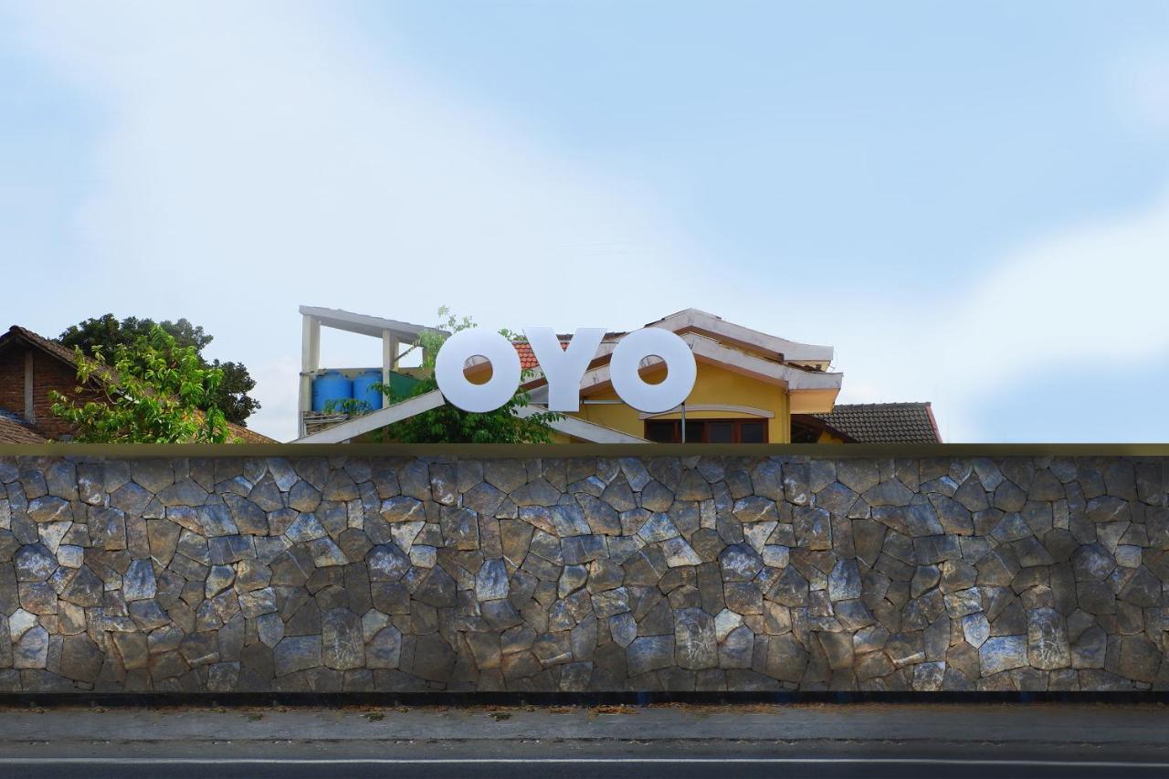 Oyo 1770 Hotel Mawar Saron 2 Kejayan Екстериор снимка