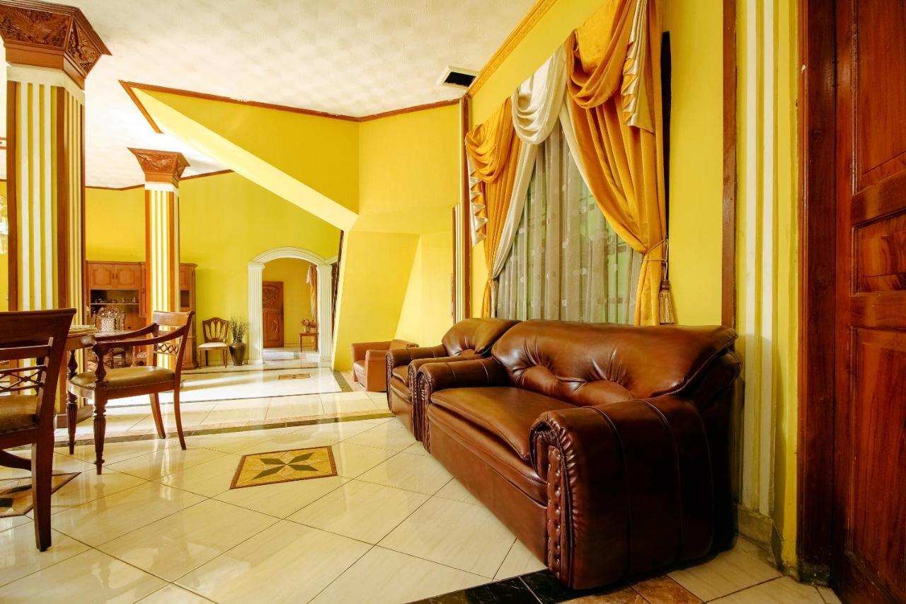 Oyo 1770 Hotel Mawar Saron 2 Kejayan Екстериор снимка