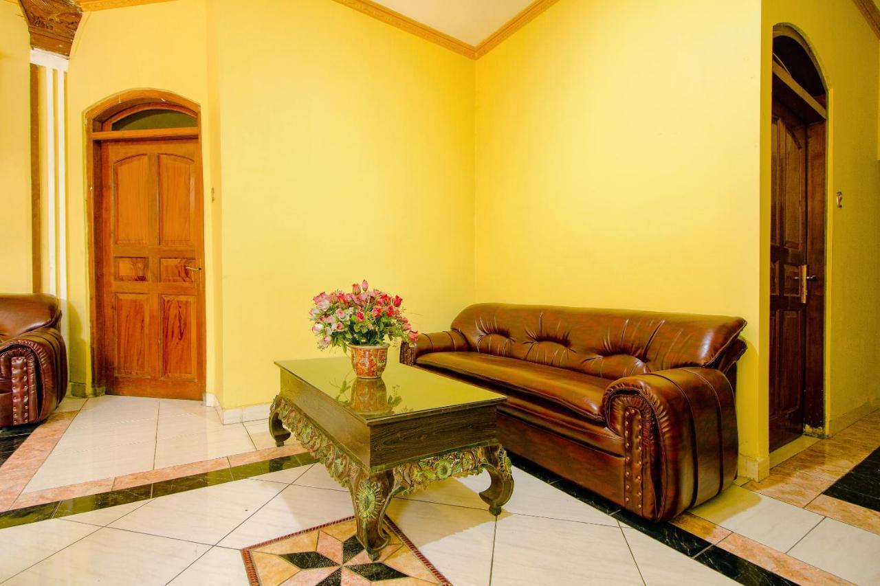 Oyo 1770 Hotel Mawar Saron 2 Kejayan Екстериор снимка