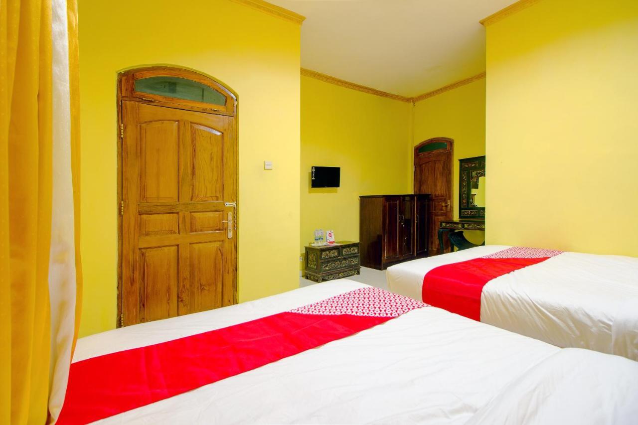 Oyo 1770 Hotel Mawar Saron 2 Kejayan Екстериор снимка